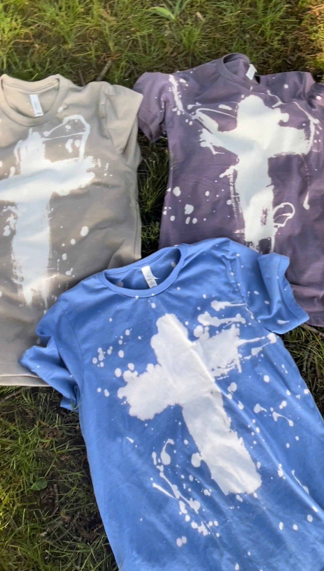 Distressed cross tee